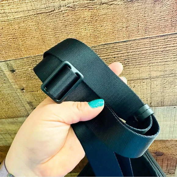 Tumi Alpha 2 FXT Black Organizer Travel Tote Shoulder Crossbody Bag - Picture 16 of 16